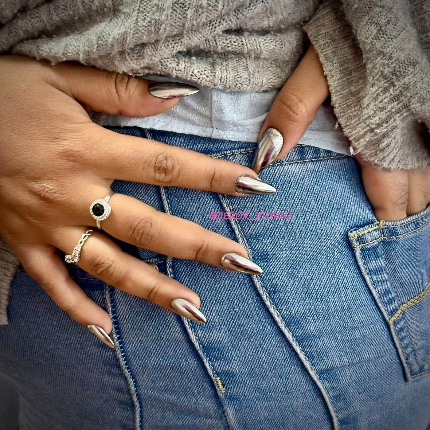 Trabajo de uñas Jerox Studio